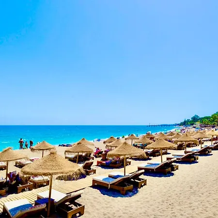 Villa Trocadero Beach, Tennis And Pool Marbella